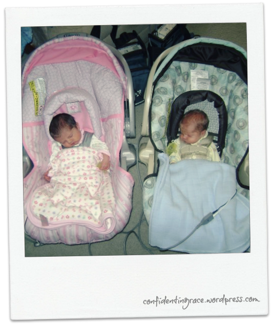 twins in carseats